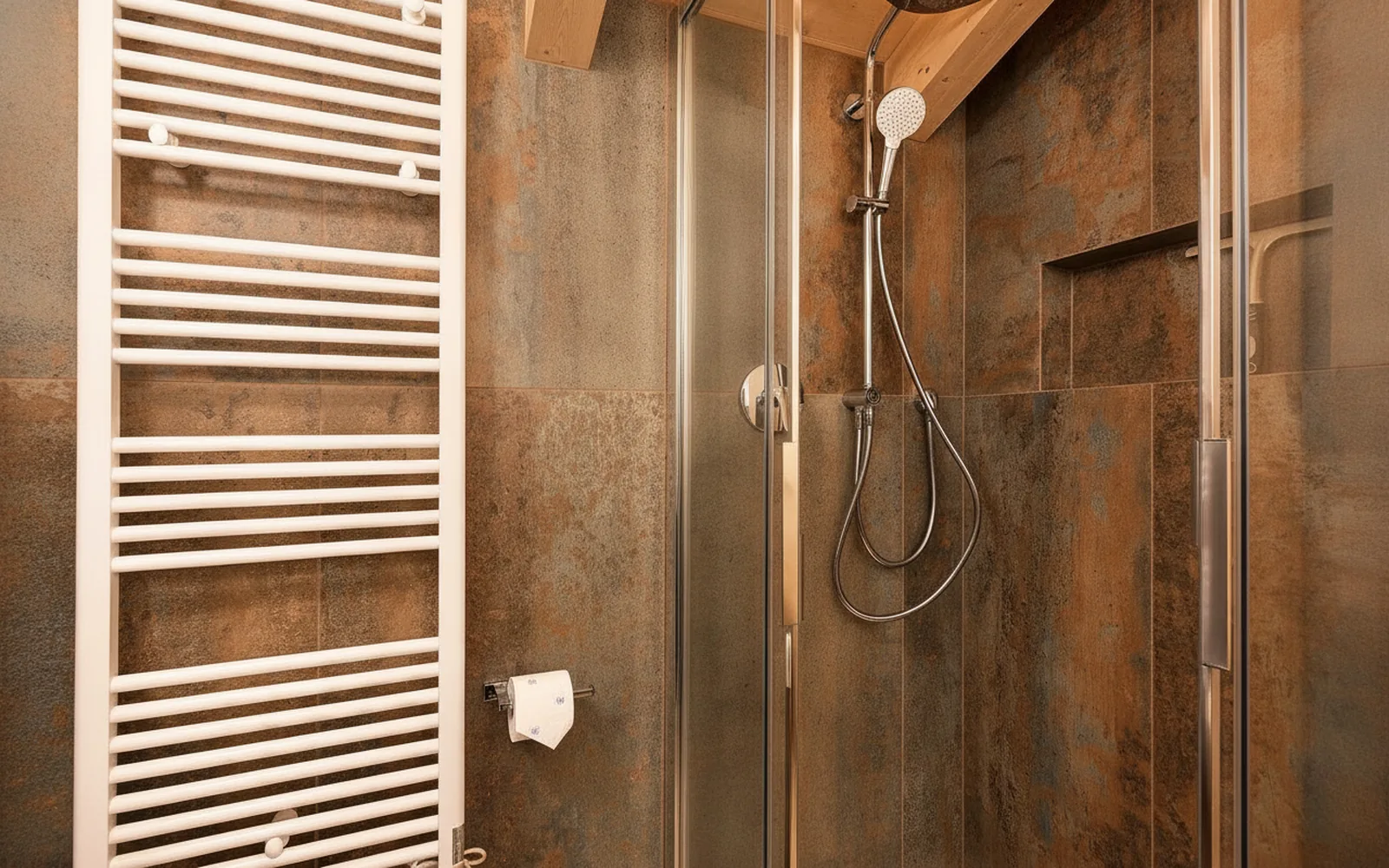 Camera con bagno privato — Rostrini family home retrait, cavalese (foto 27)